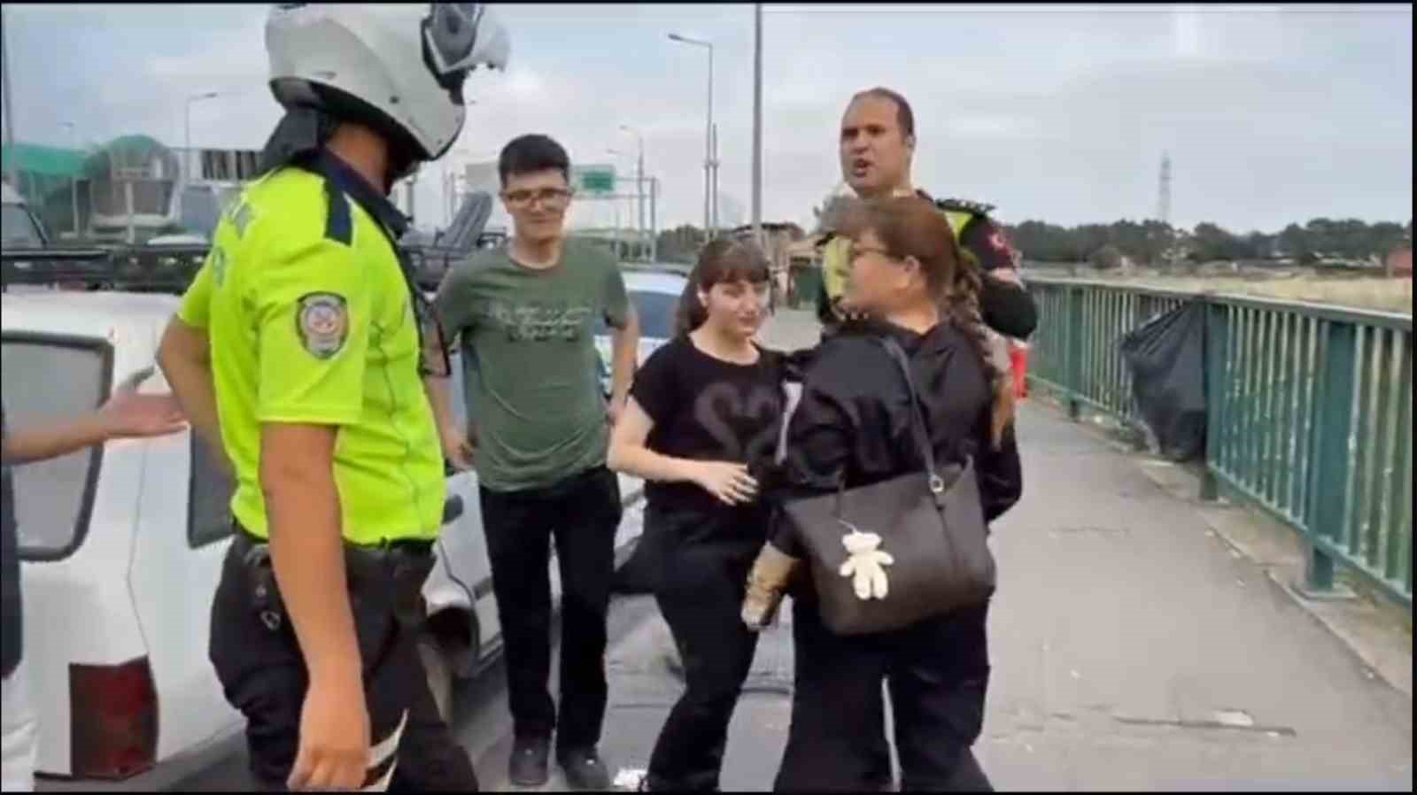 Sınava giderken araçları arızalandı, gözyaşlarına boğuldu 
