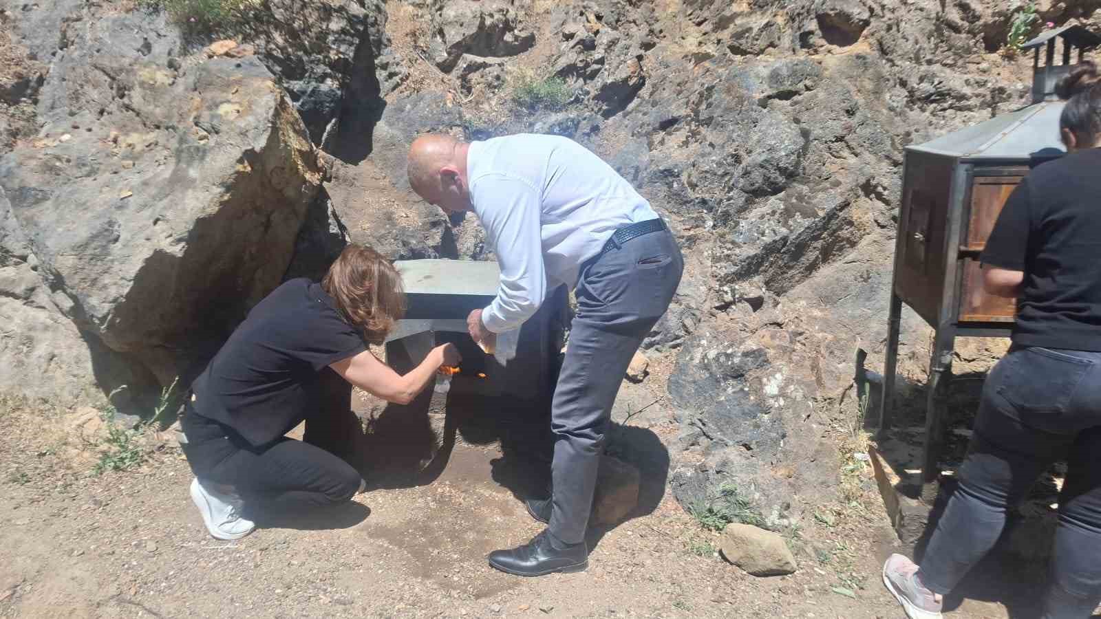 Manisa Büyükşehir Belediye Başkanı Zeyrek için Tunceli’de lokma dağıtıldı 