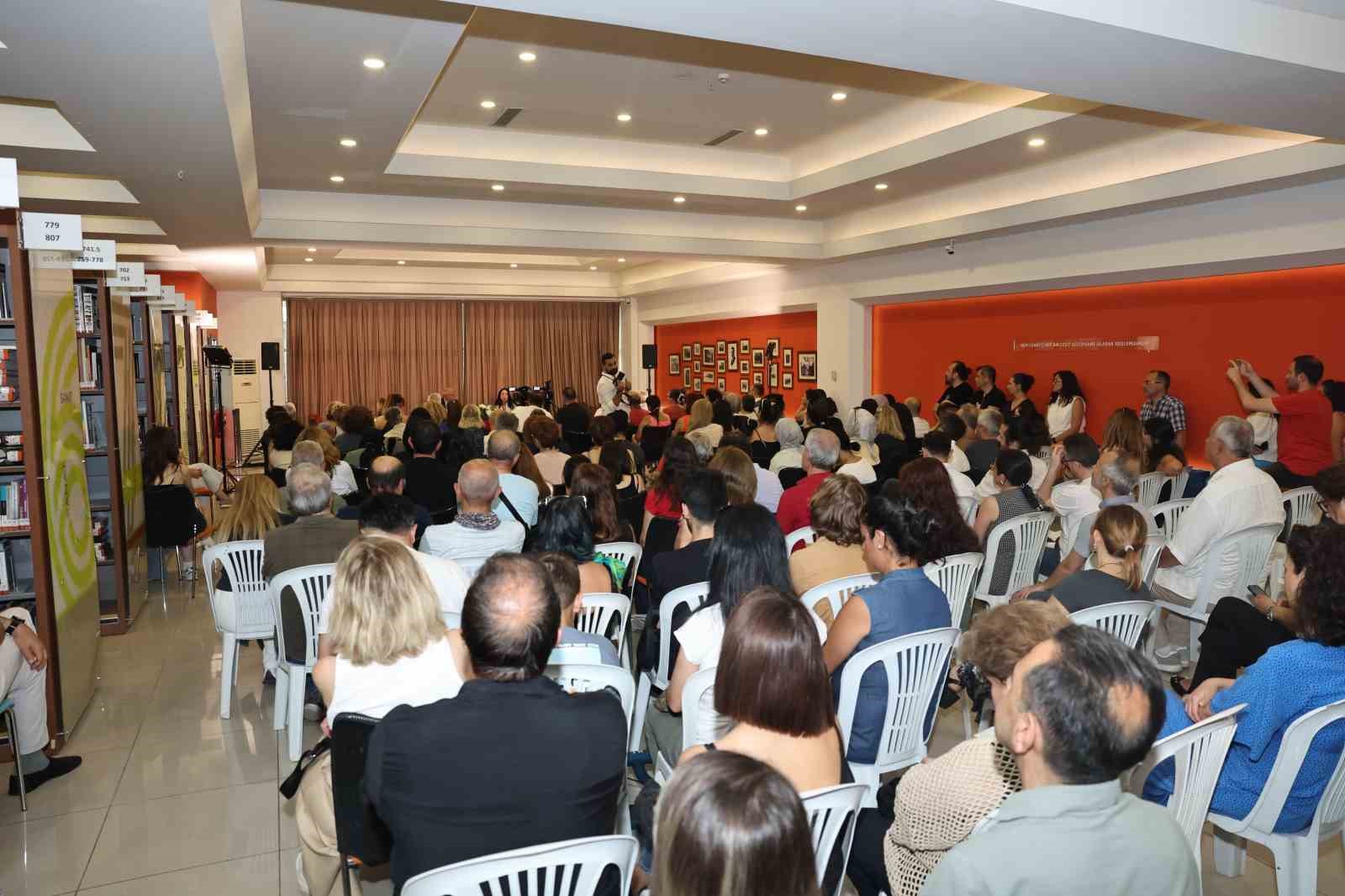 Usta yazar Gündüz Vassaf okurlarıyla buluştu 