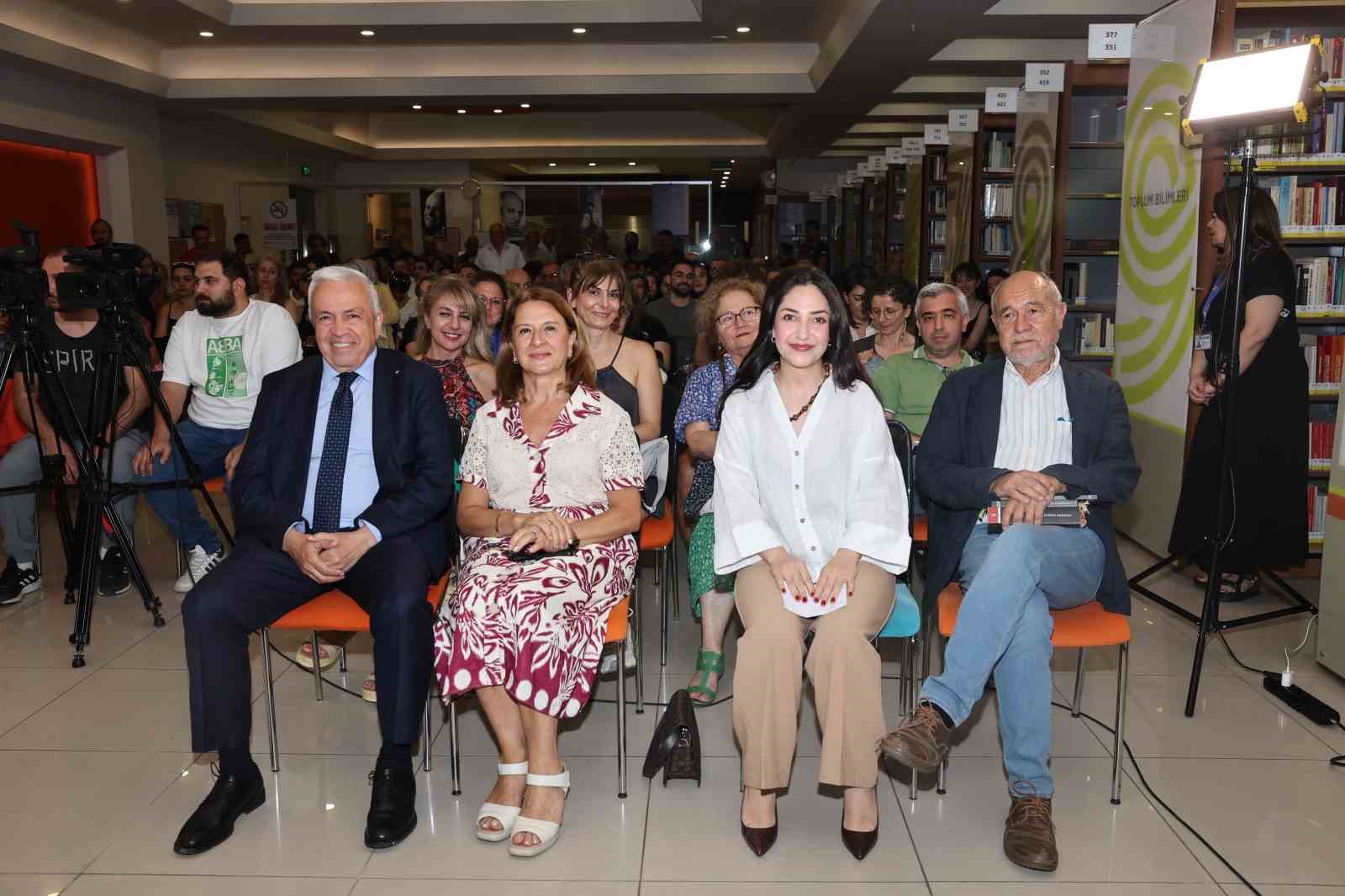 Usta yazar Gündüz Vassaf okurlarıyla buluştu 