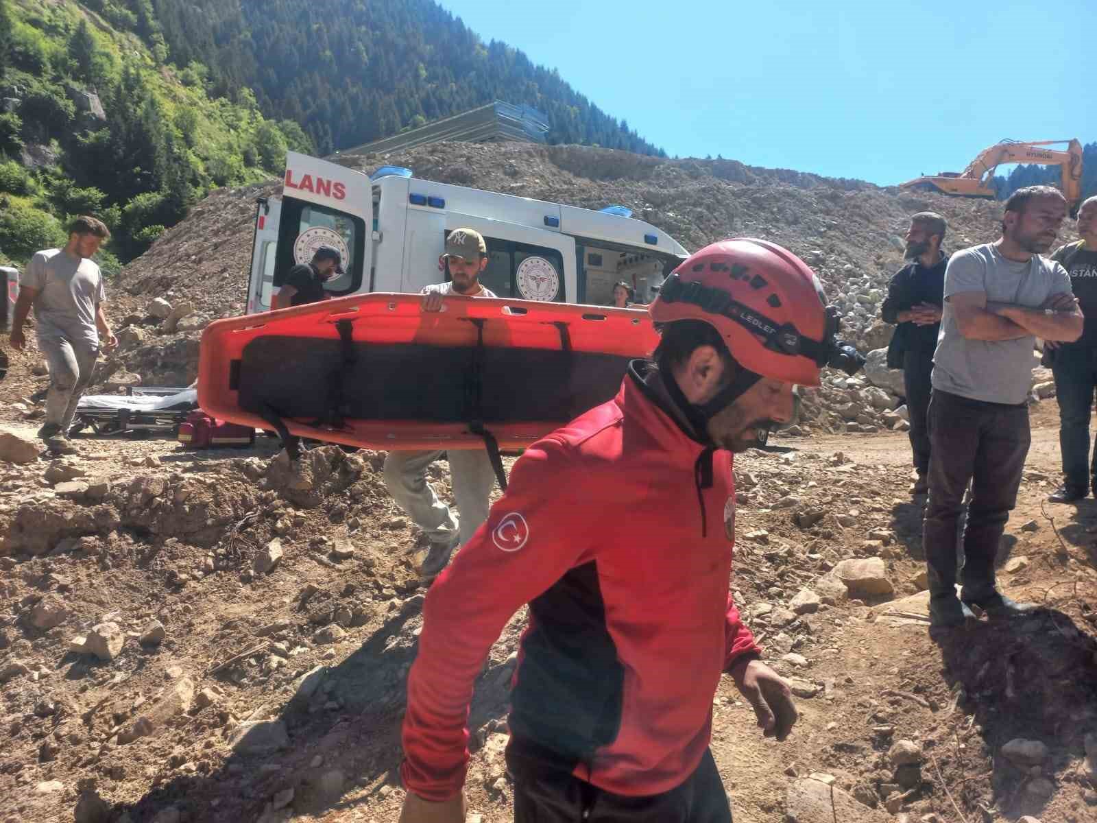 Rize’deki kazada 2’si çocuk 5 kişi yaralandı 
