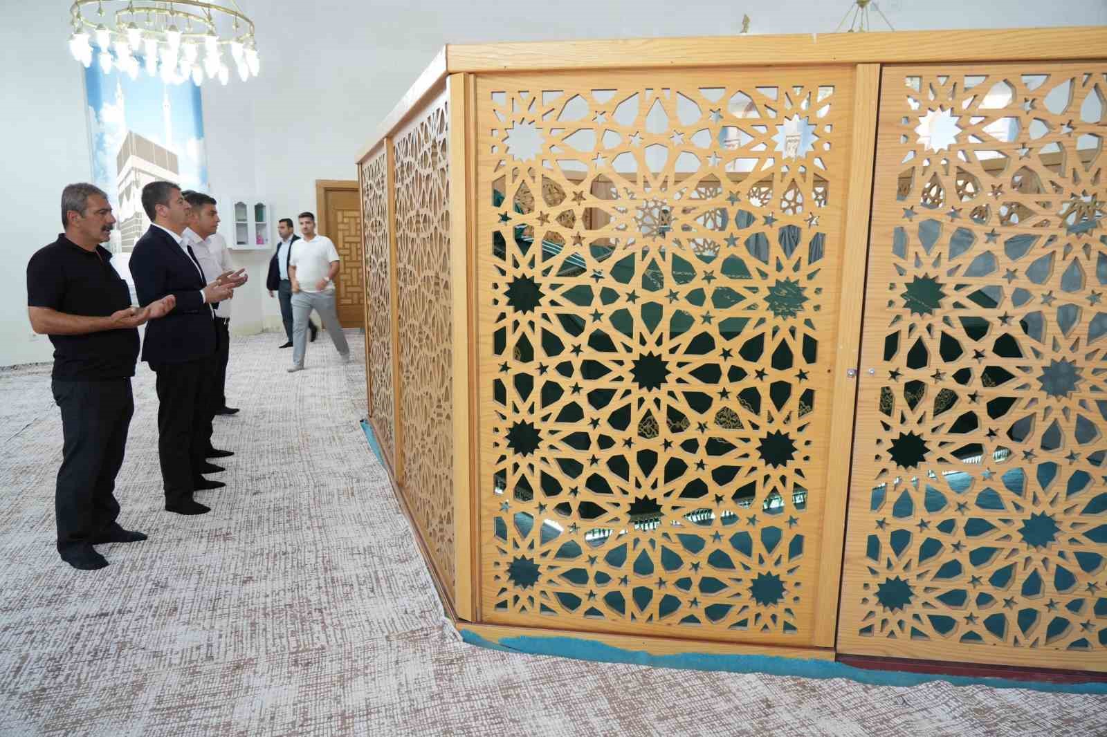 Adıyaman’da Safvan Bin Muattal Türbesi’nde temizlik çalışması 