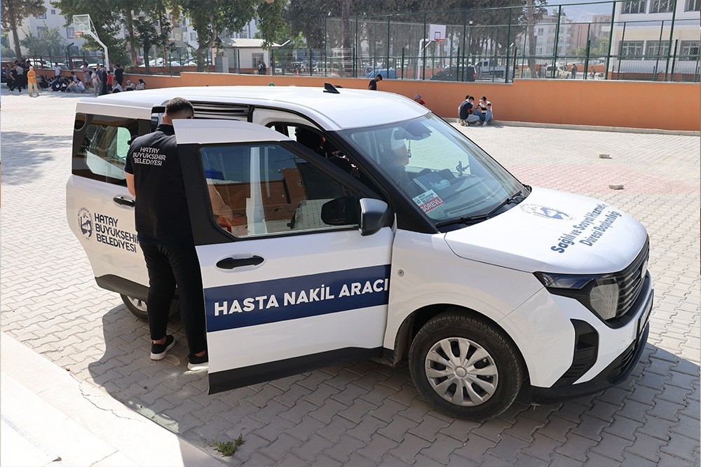 Üniversite hayalinin peşine sedyede gitti 