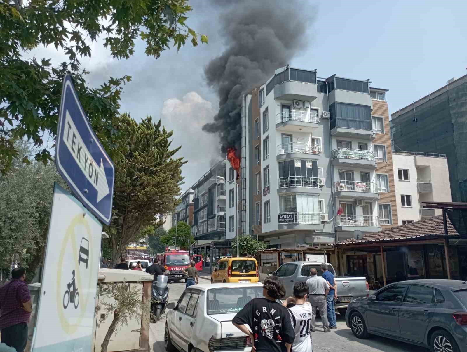Kuşadası’nda yangın paniği 