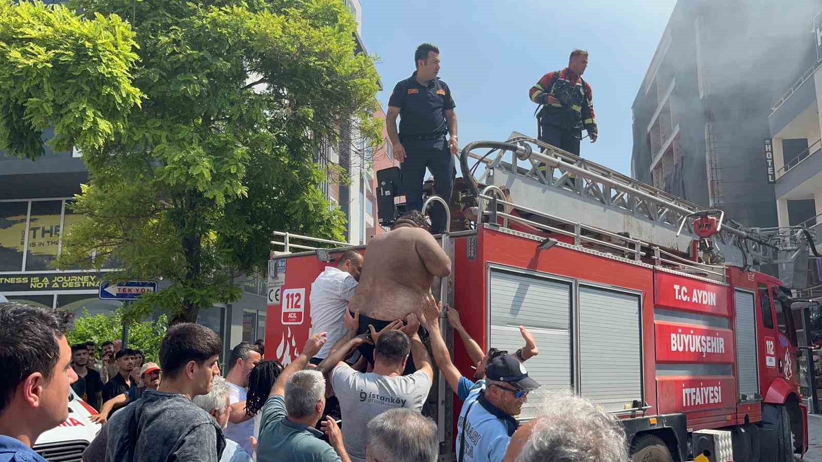 Kuşadası’nda yangın paniği 