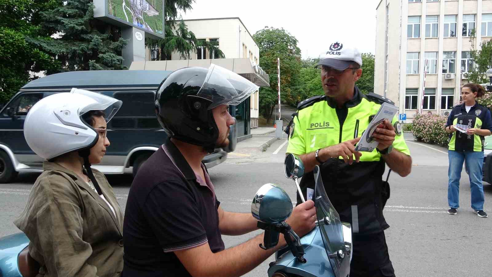 Samsun’da Dünya Motosiklet Günü’nde polislerden sürücülere 