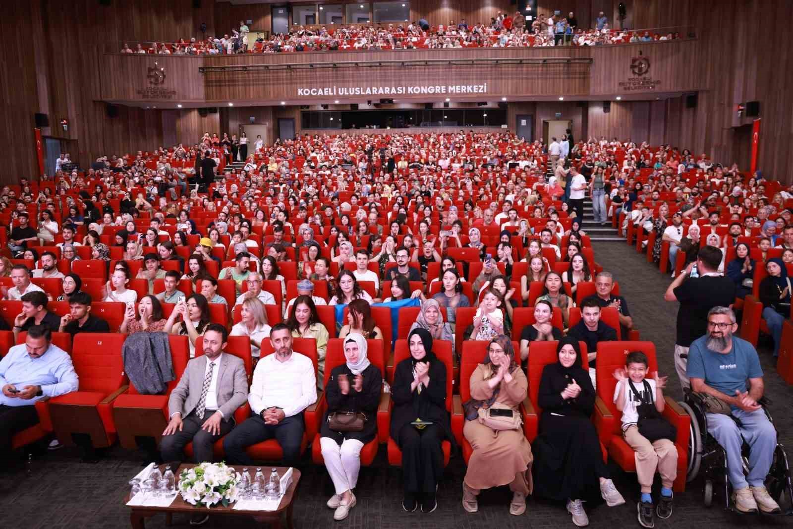 Kocaeli’de Turan Ethno-Folk Ensemble rüzgarı 