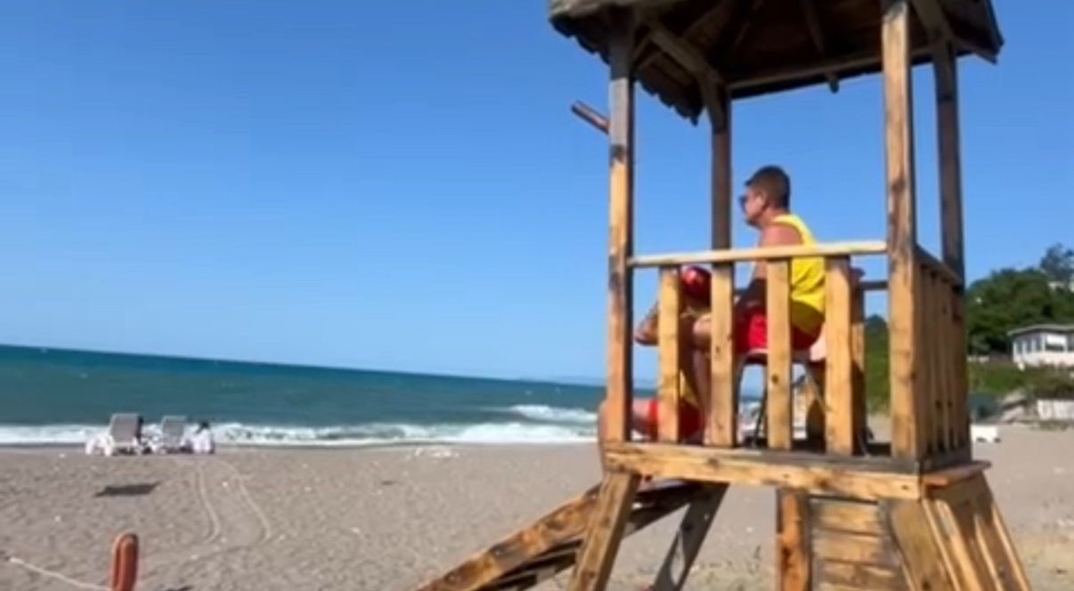 Düzce’de hava şartları sebebiyle denize girmek yasaklandı 
