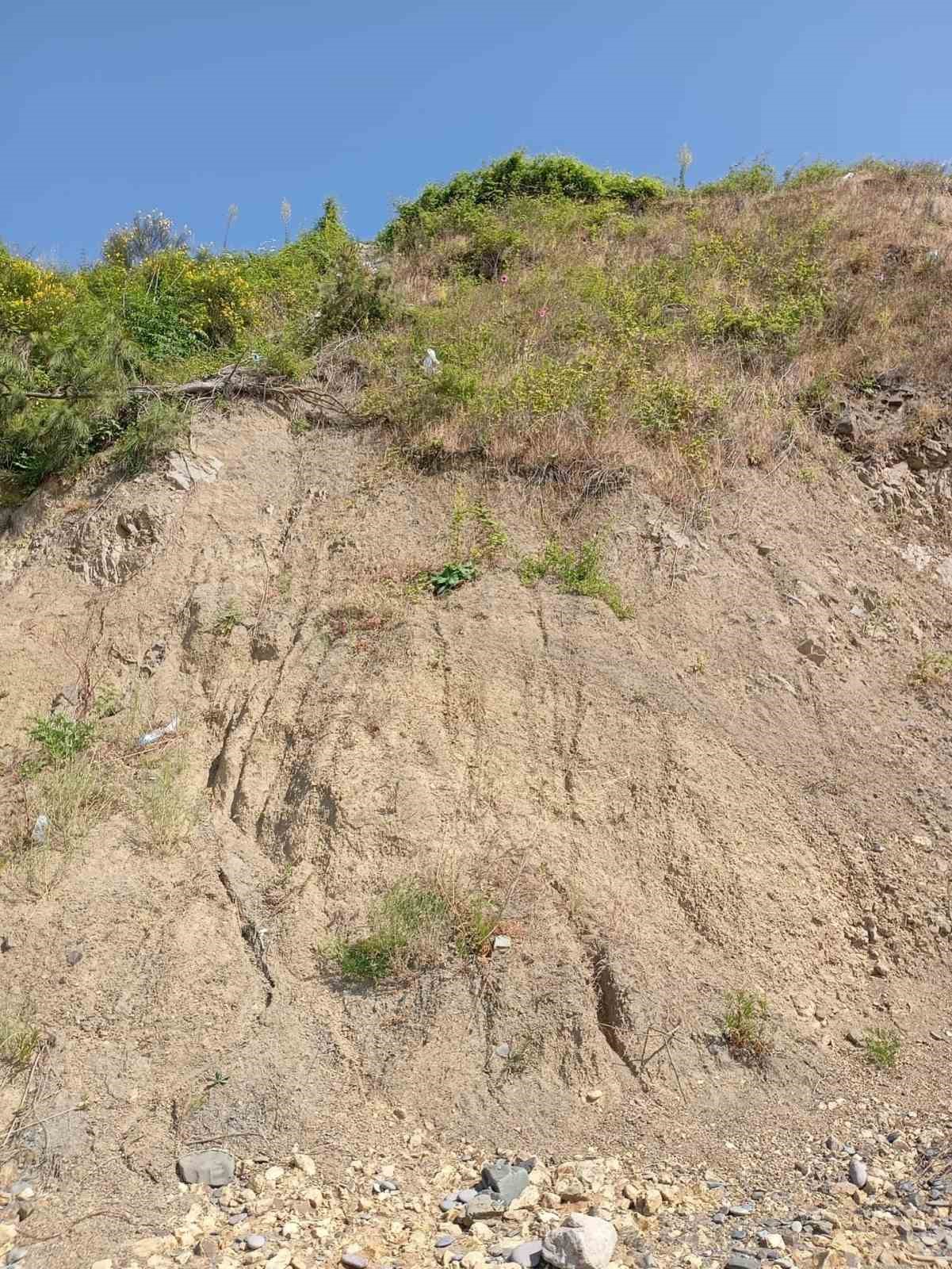 Yürüyüş yaparekn uçurumdan düşen kadın yaralandı 