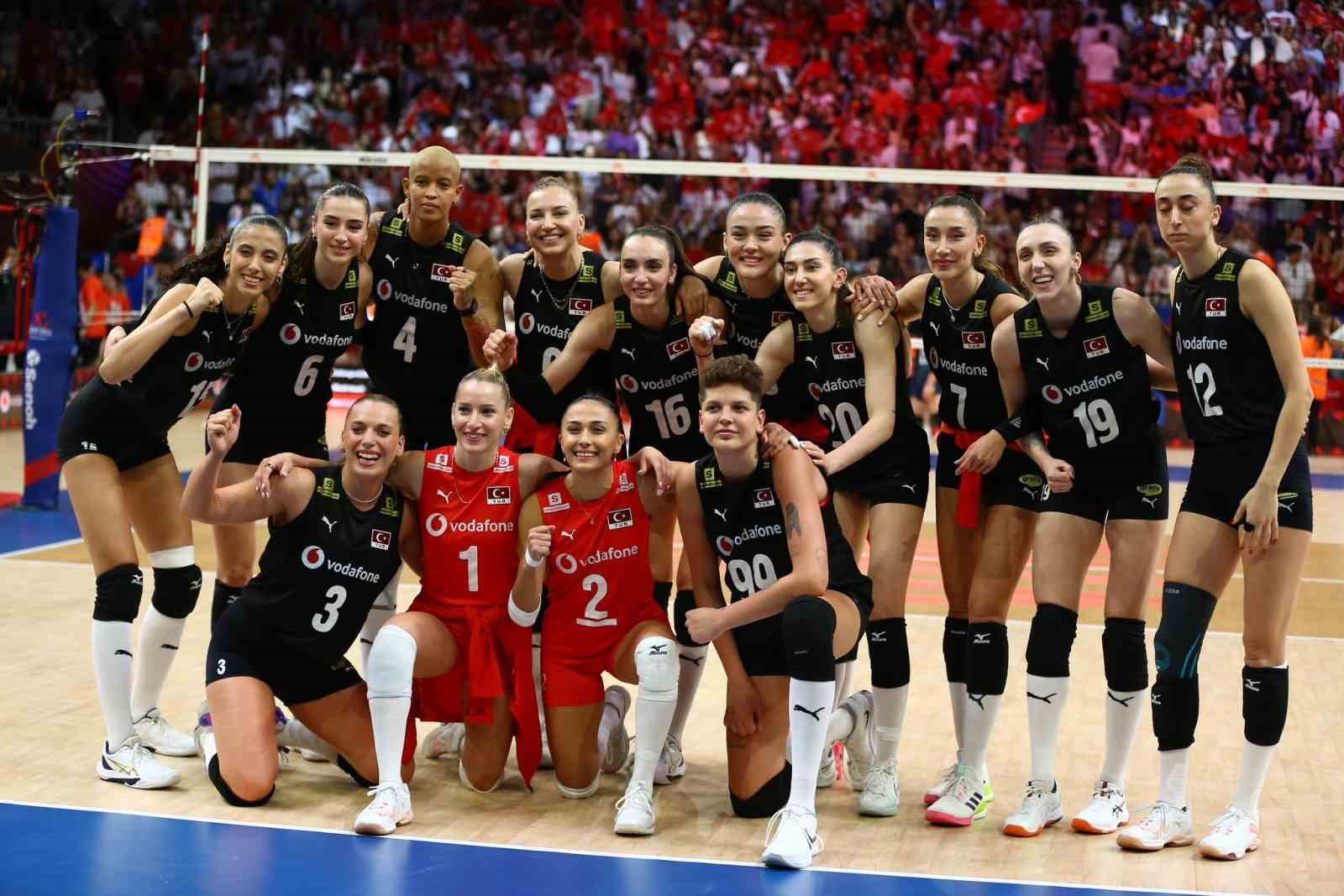 Bakan Bak’tan Güney Kore’yi mağlup eden A Milli Kadın Voleybol Takımı’na tebrik 