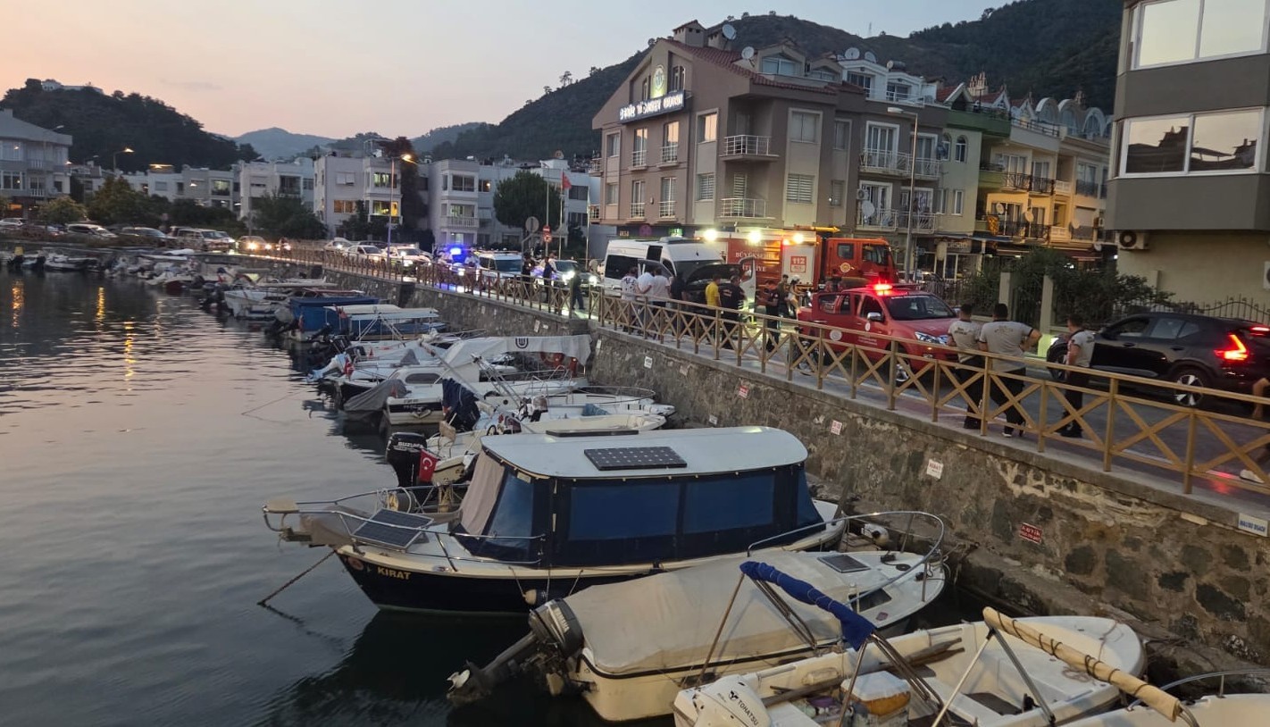 Marmaris’te minibüs yandı, can kaybı ve yaralı yok 