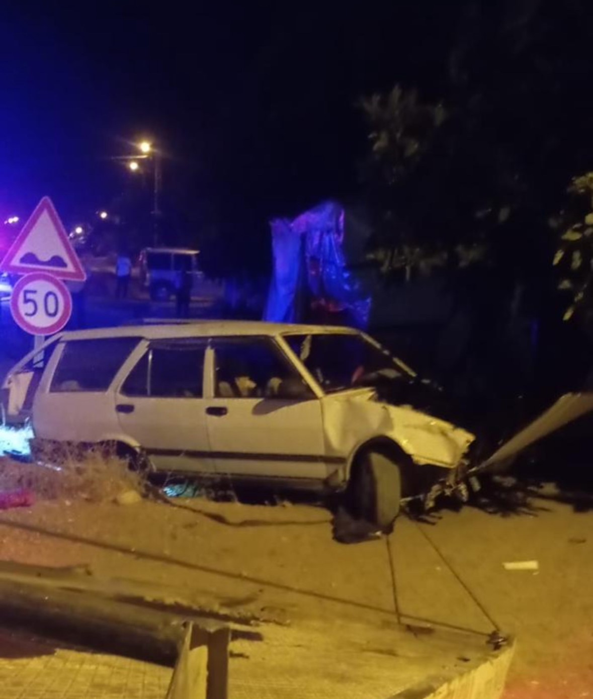 Hafif ticari araç takla attı: 1 ölü, 1 yaralı 