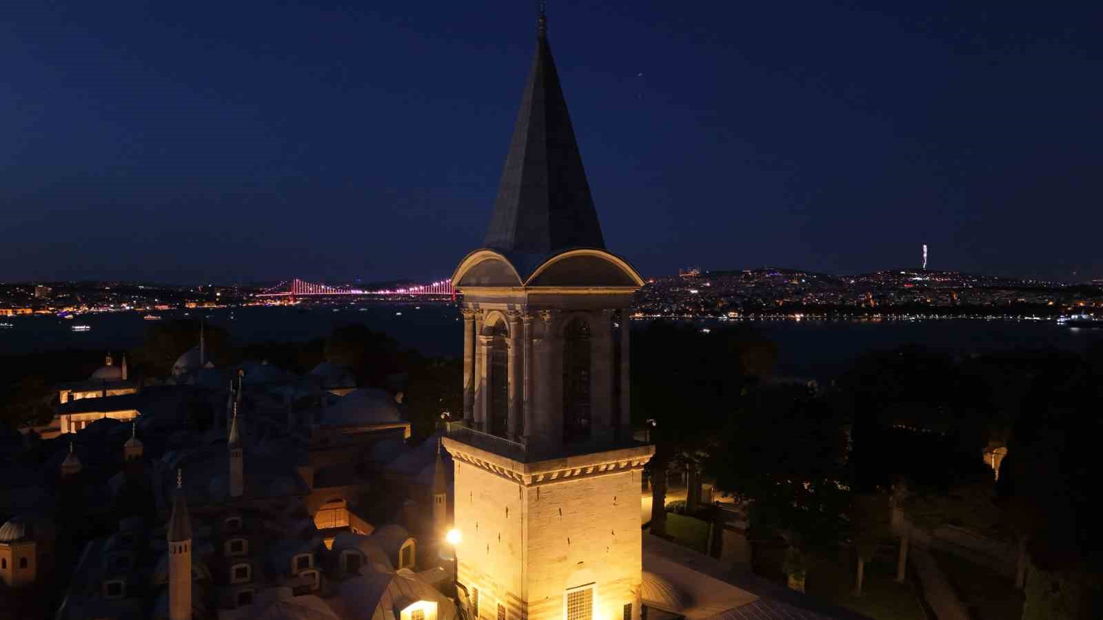 Topkapı Sarayı gece ziyaretçilerini ağırlamaya başladı 