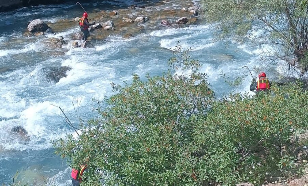 Yüksekova’da derenin sularında kaybolan vatandaşı arama çalışması yeniden başladı 