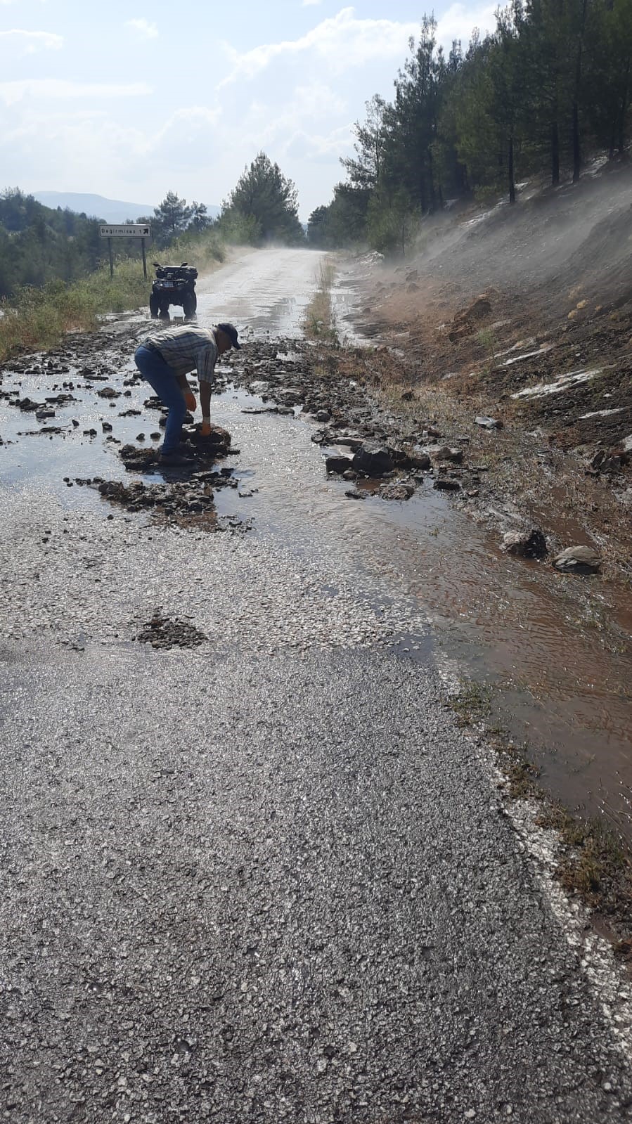 Tavşanlı’da sağanak yağmur ve dolu yağışı 