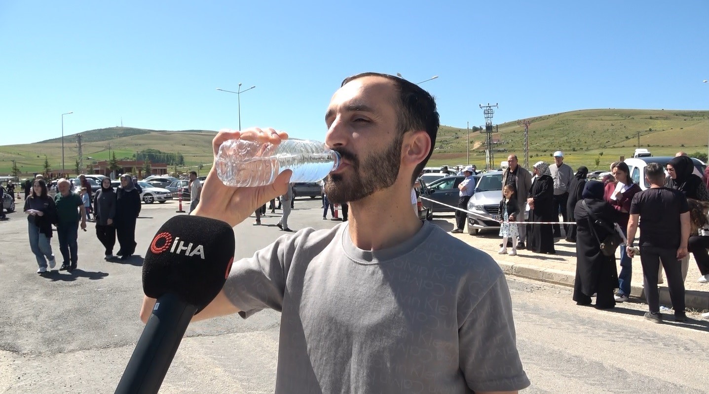 4 kere sınava girdi kazanamadı beşinci denemesine okunmuş suyla geldi: 