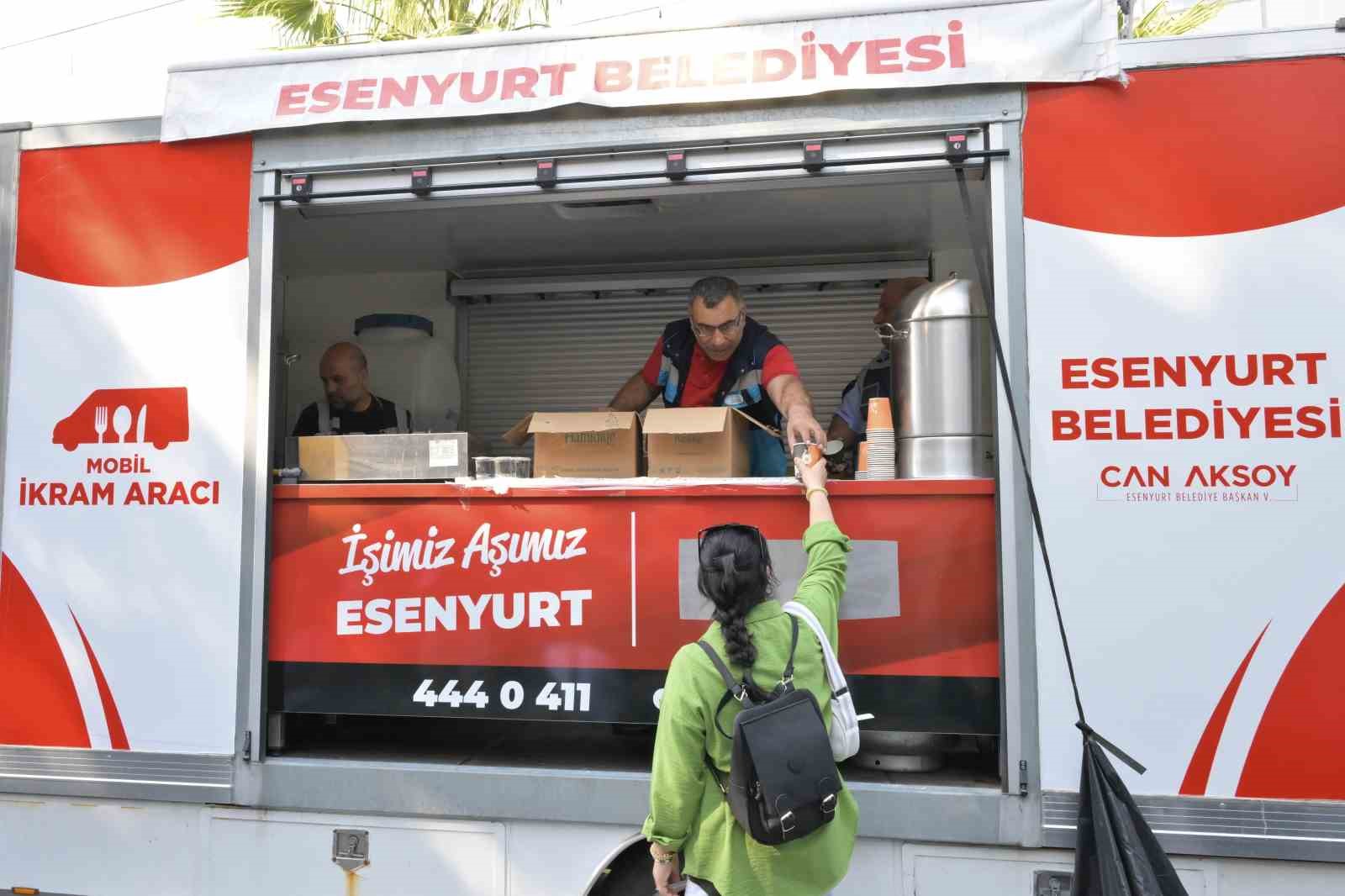 Esenyurt Belediyesi’nden YKS günü öğrencilere ve ailelerine destek 