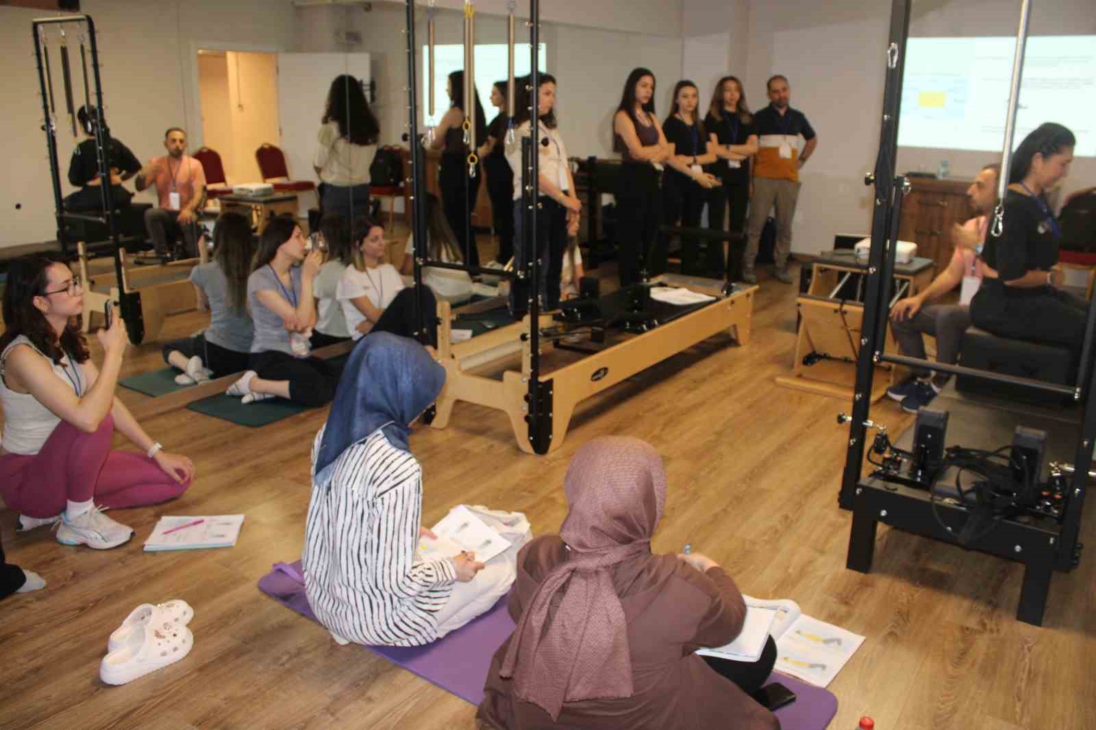 Fizyoterapistlere skolyoz ve plates eğitimi verildi 