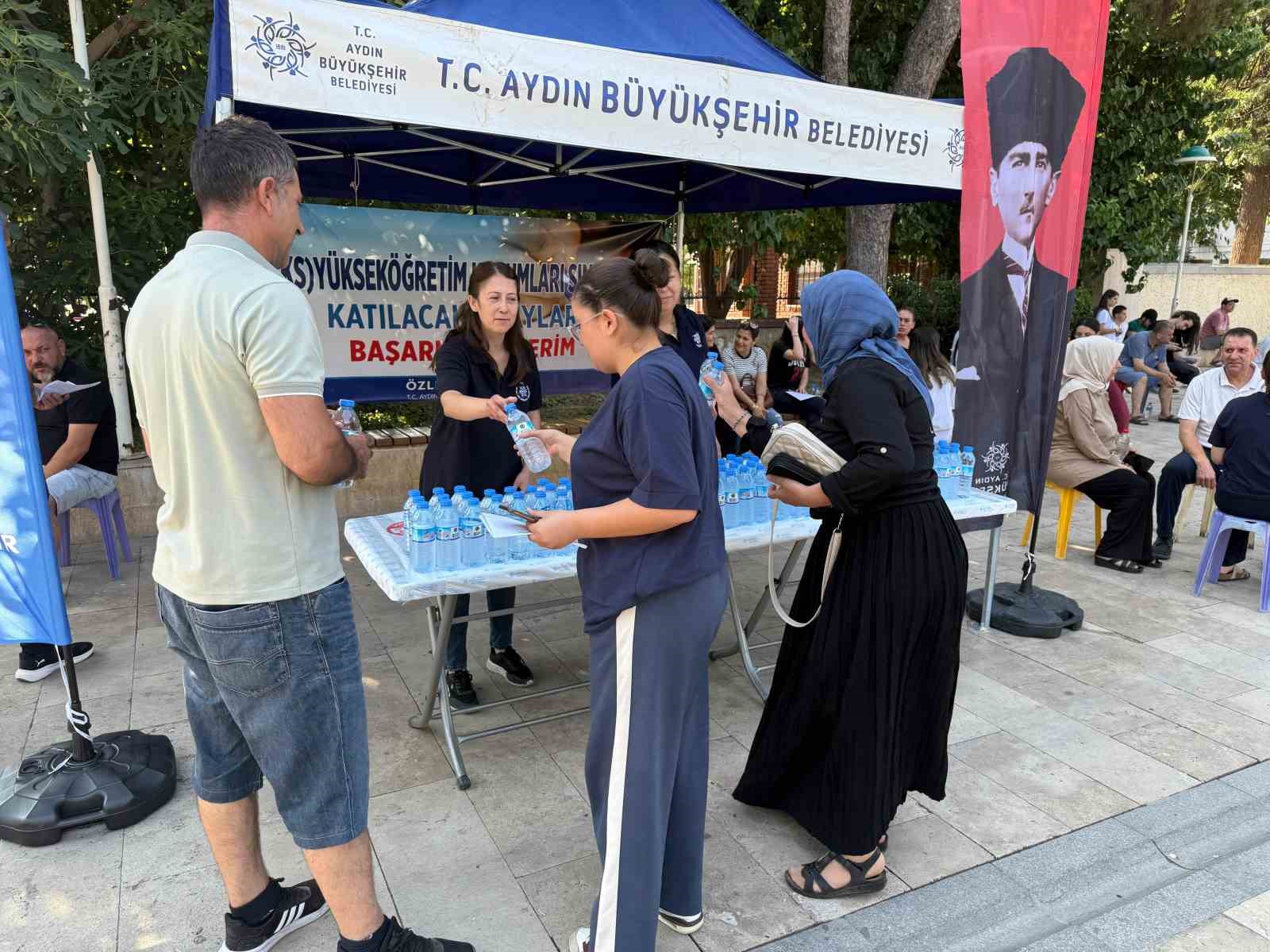 Başkan Çerçioğlu üniversite adaylarının yanında 