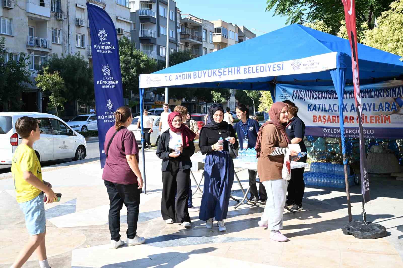 Başkan Çerçioğlu üniversite adaylarının yanında 