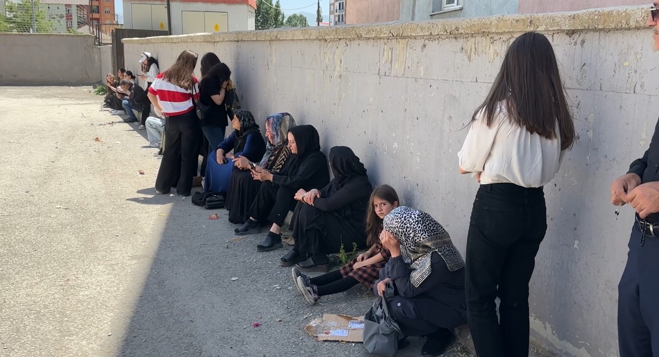 Yüksekova’da YKS’nin ikinci oturumu sona erdi 