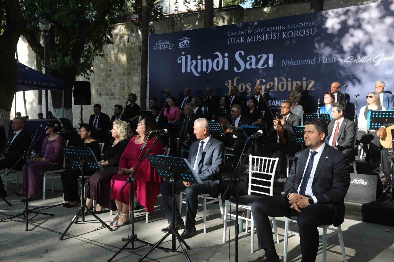 İkindi sazı geleneği ile Gaziantep’e özgü türküler yeniden seslendirildi 