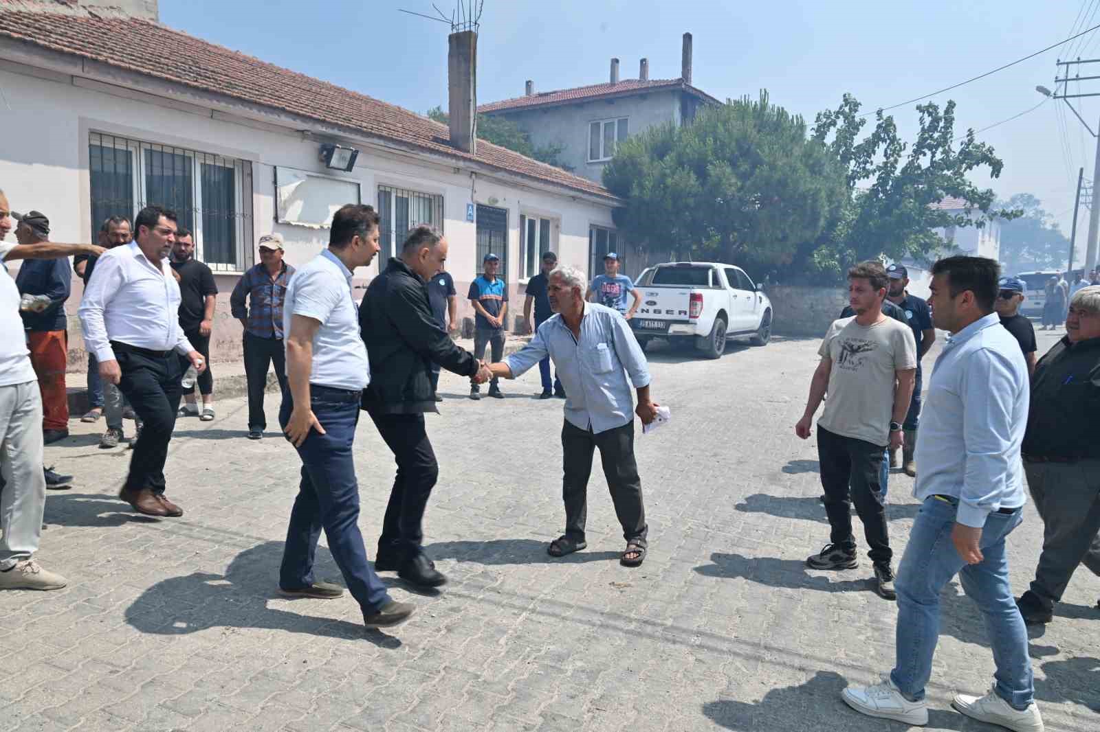 Vali Özkan yangın bölgesinde incelemelerde bulundu 