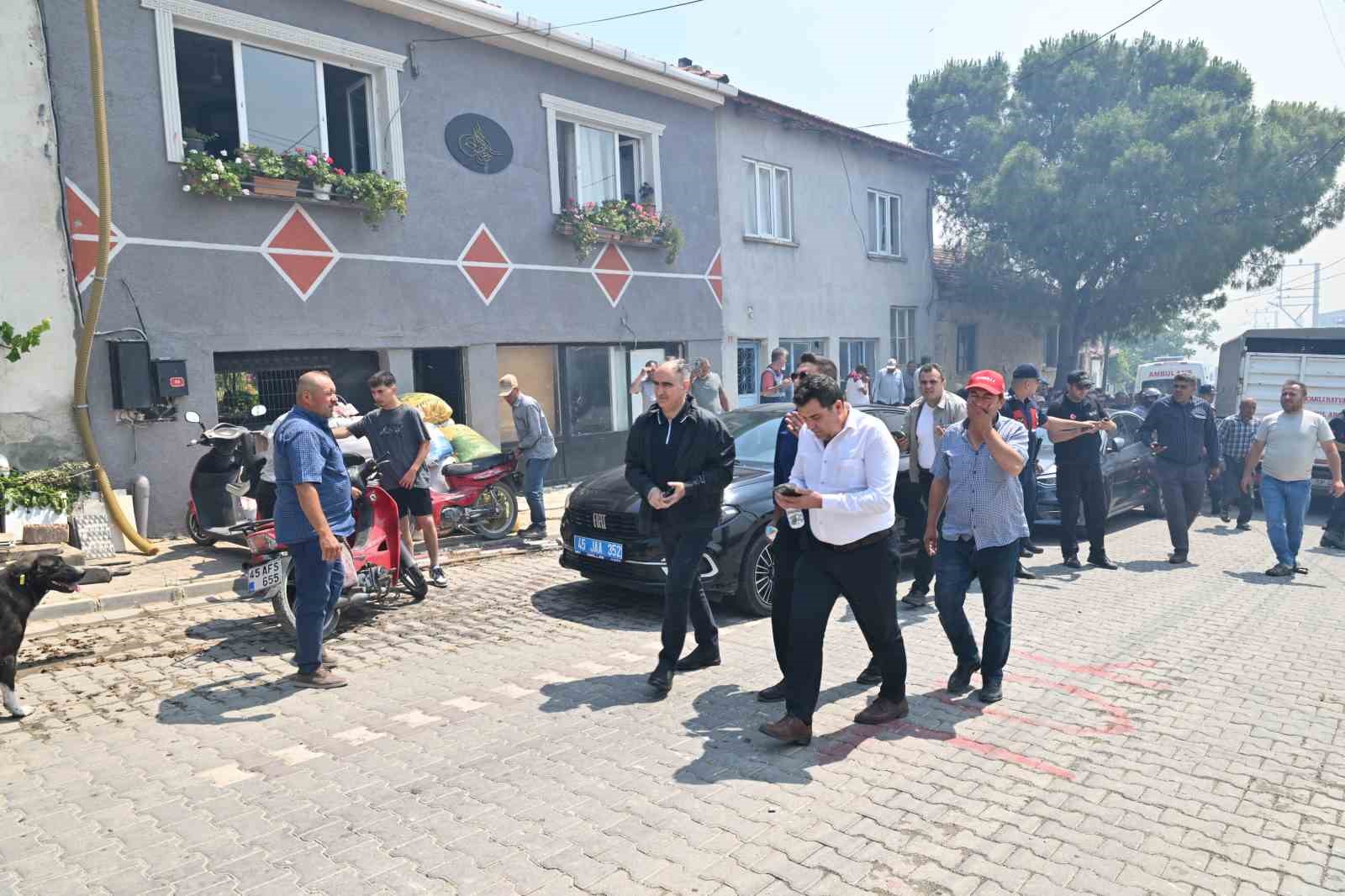 Vali Özkan yangın bölgesinde incelemelerde bulundu 