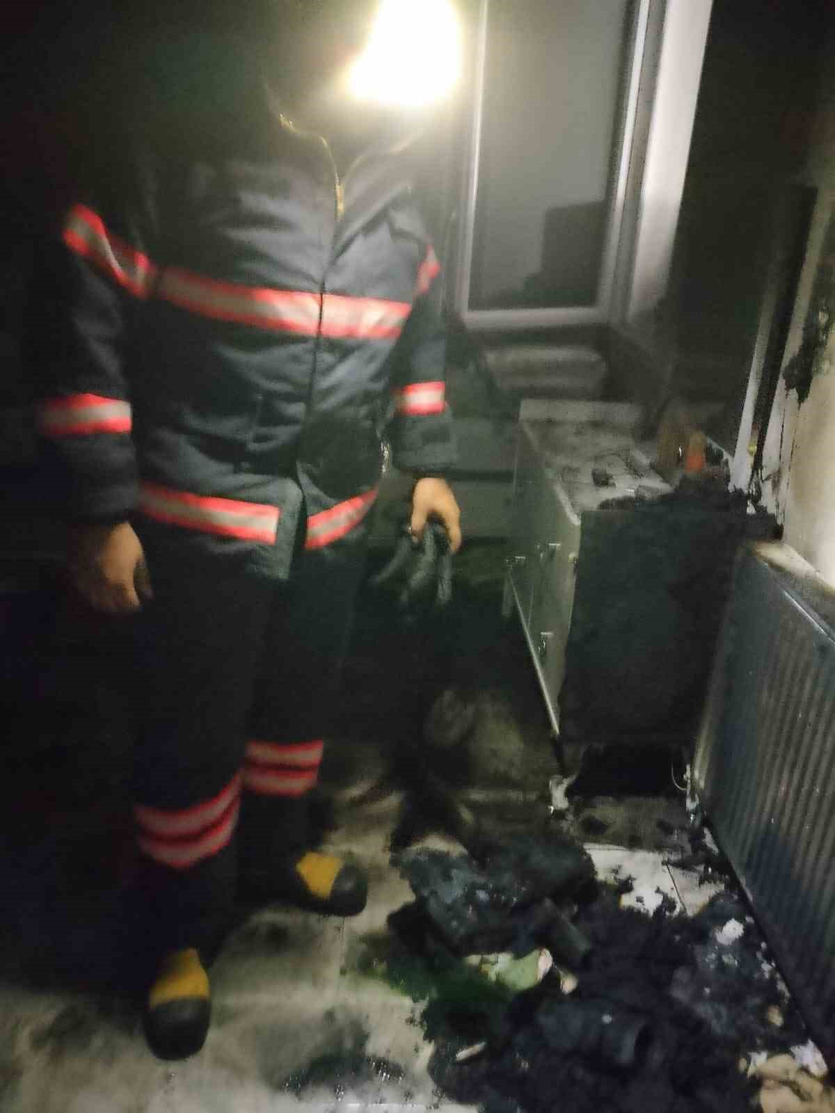 Alevlere teslim olan ev kullanılamaz hale geldi 