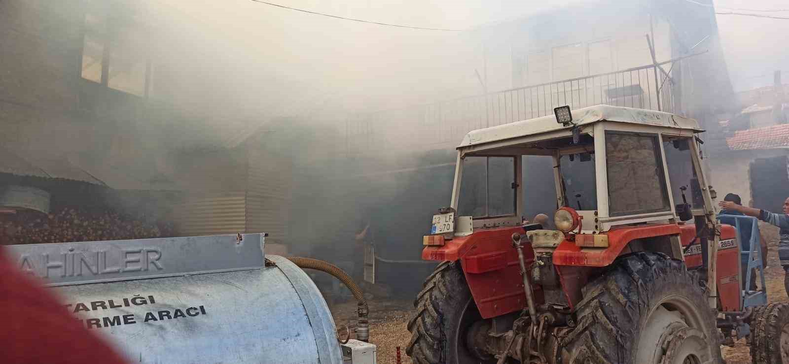 Bahçede yakılan ateş 2 ev ve 1 metruk binayı kül etti 