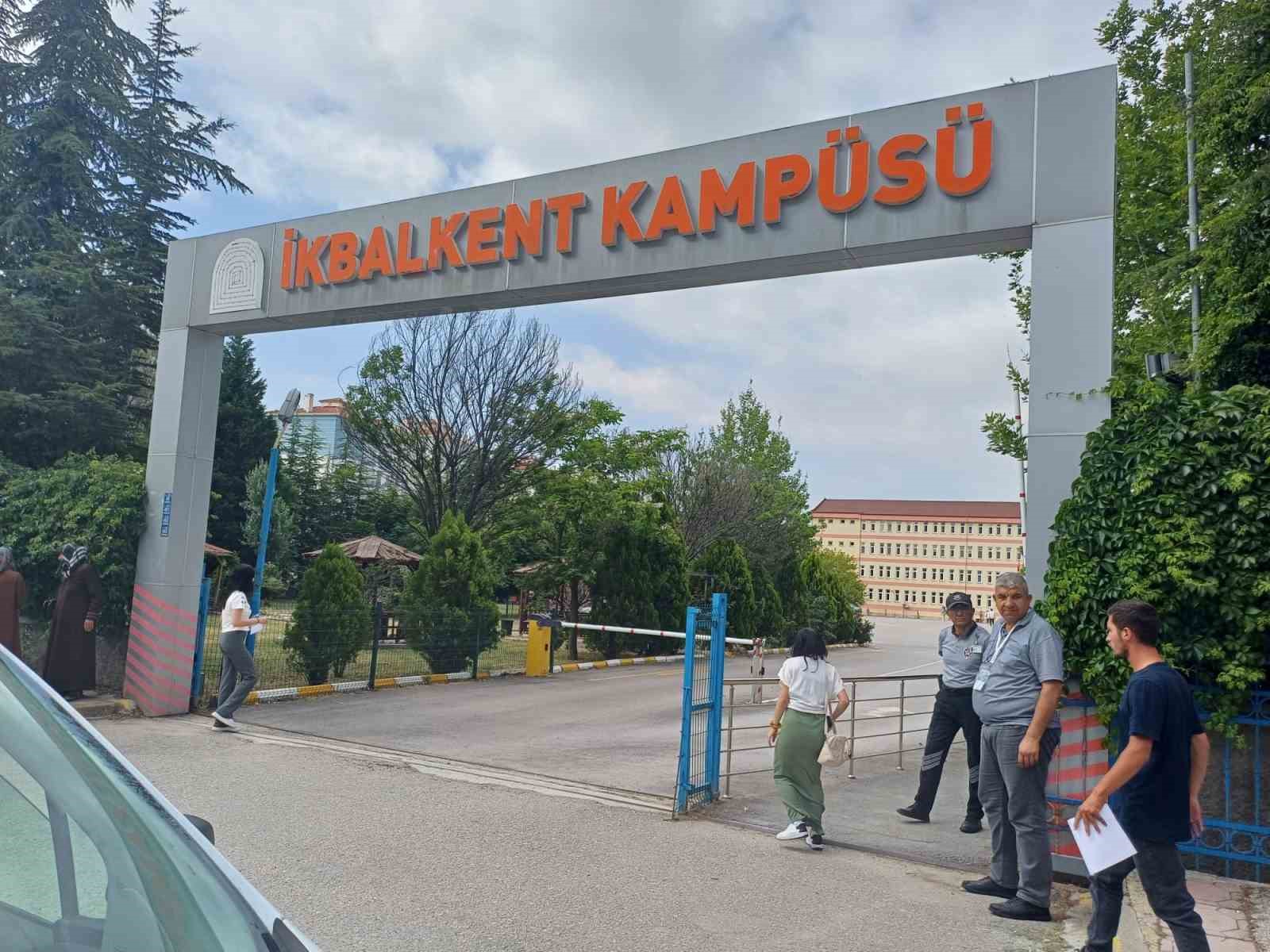 YKS sınavında adayların imdadına zabıta yetişti 