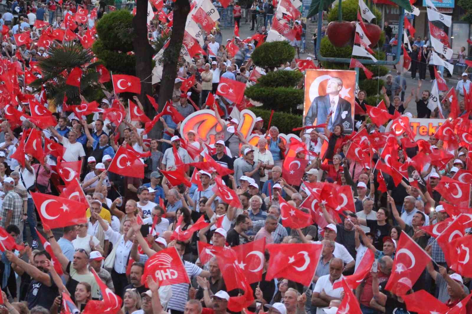 CHP Genel Başkanı Özel, Tekirdağ’da partililere seslendi 