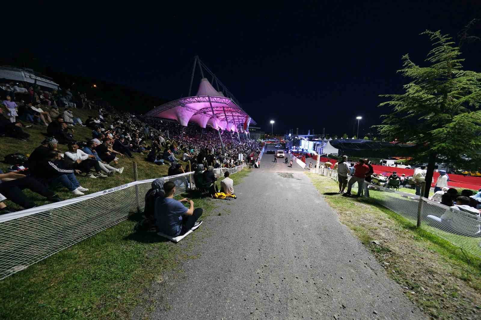 Dünyanın pedalı Sakarya’da döndü: Şampiyona festivale dönüştü 