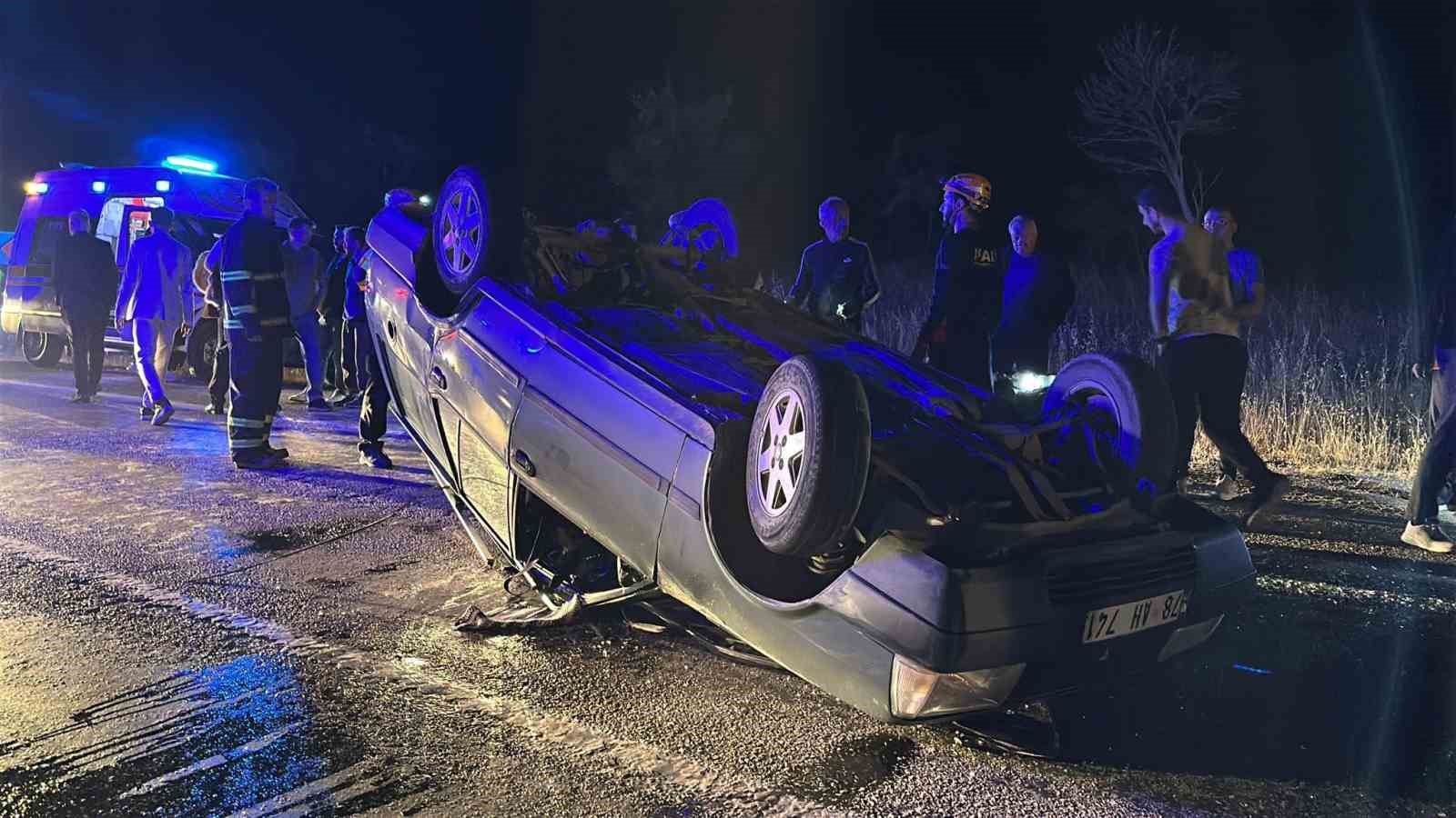 Kontrolden çıkan otomobil takla atıp ters döndü: 1’i çocuk 4 yaralı 