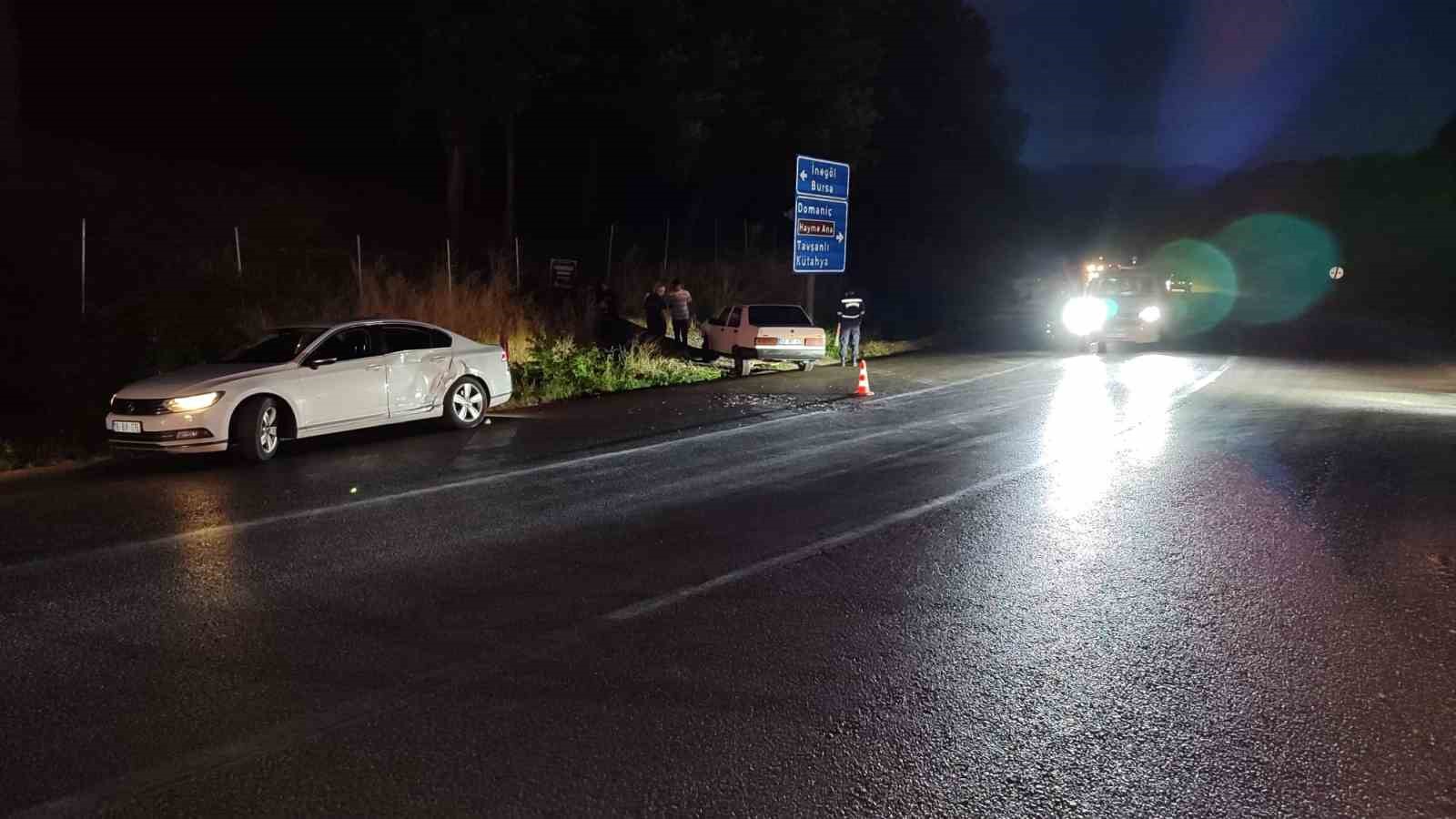 Bursa’da iki otomobil çarpıştı: 2 yaralı 