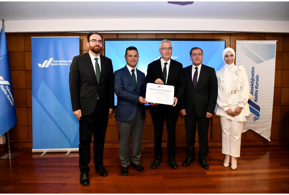 Kastamonu Üniversitesi, kurumsal akreditasyon belgesini törenle aldı 