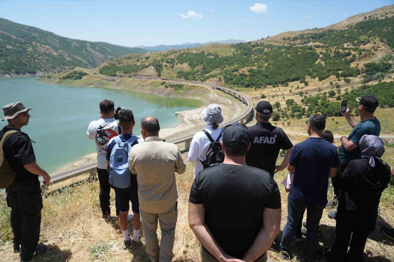 Muş Valisi Çakır ve doğa tutkunları, Muş’un doğal güzelliklerini keşfe çıktı 