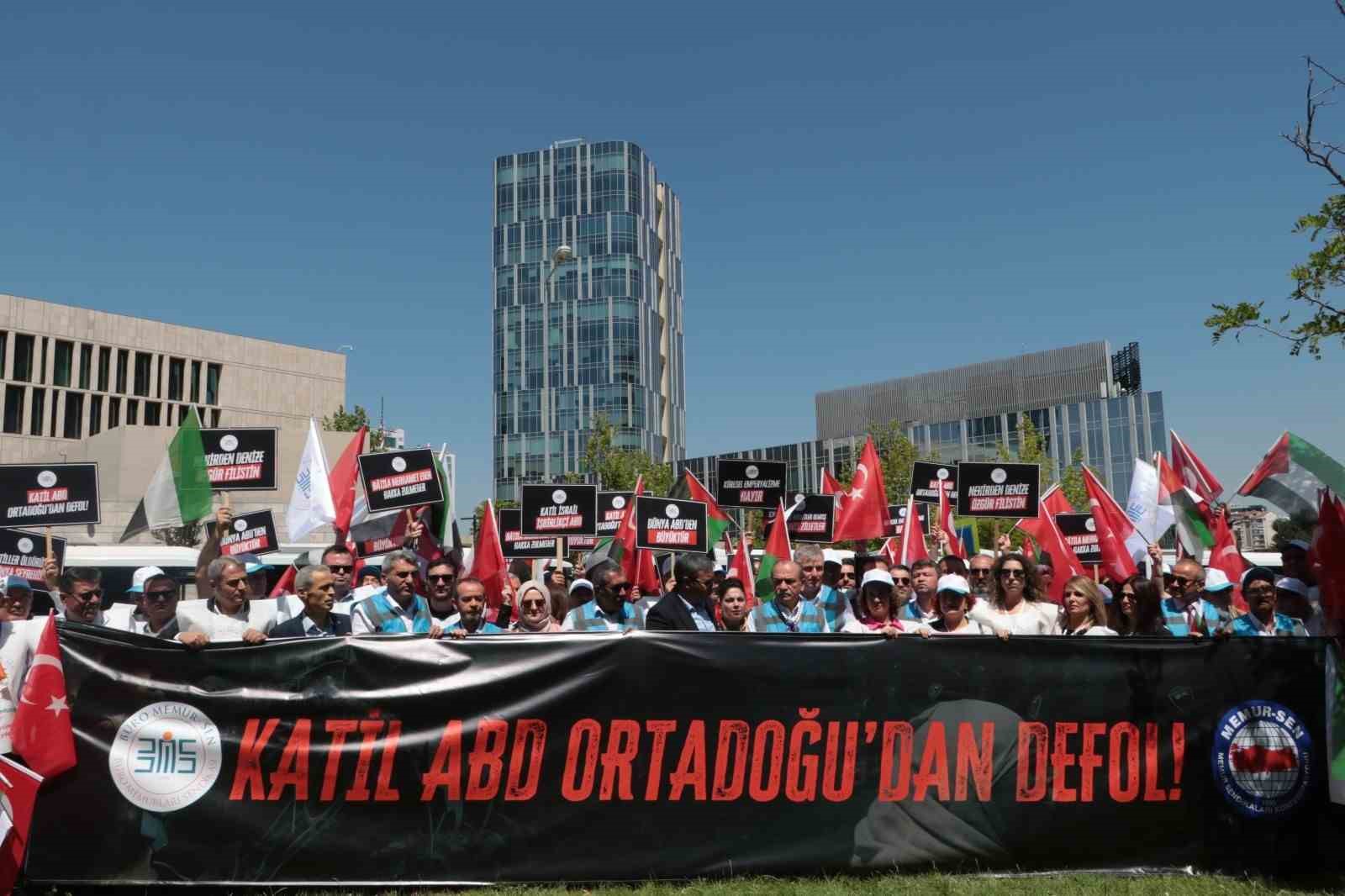Büro Memur-sen’den ABD Büyükelçiliği önünde siyah çelenkli protesto 