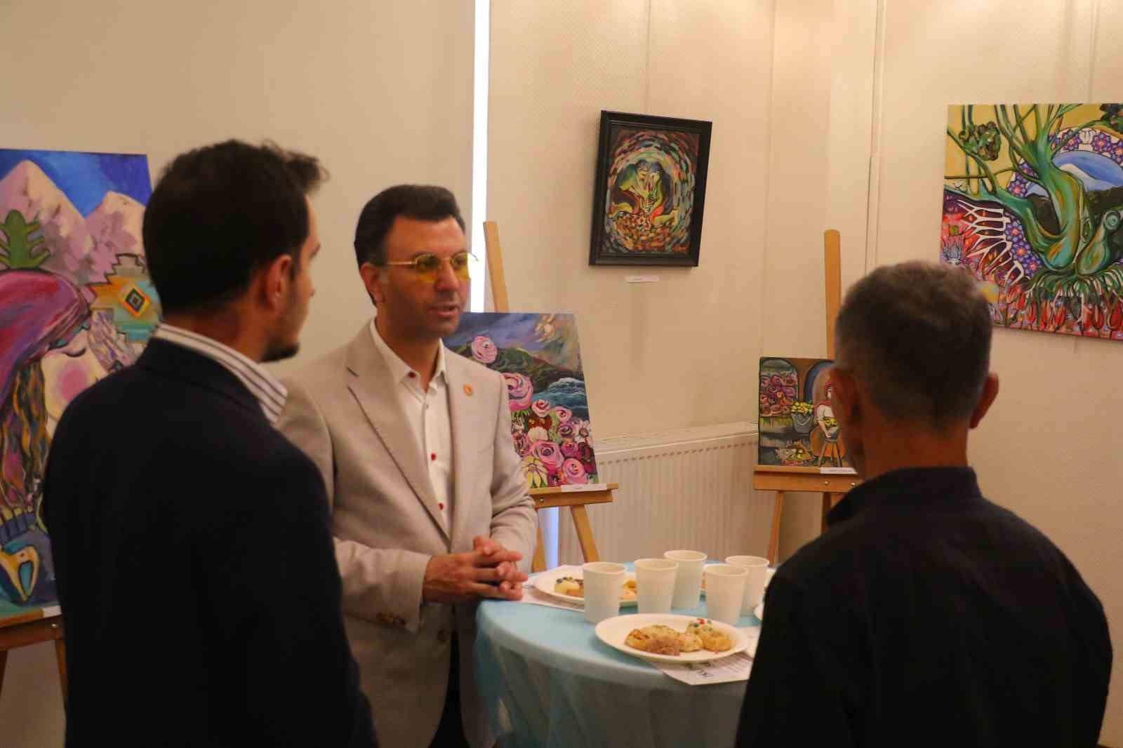 ‘İklimler’ resim sergisi sanatseverlerle buluştu 