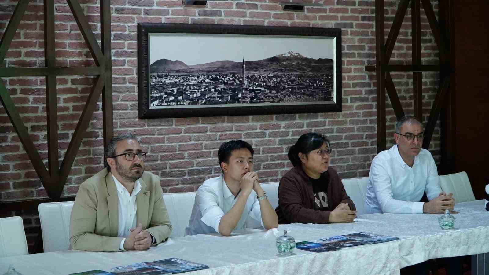 Büyükşehirden Çinli yetkililere, Erciyes ile ilgili kapsamlı kültür ve turizm sunumu 