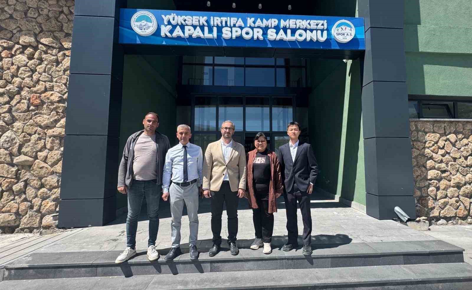 Büyükşehirden Çinli yetkililere, Erciyes ile ilgili kapsamlı kültür ve turizm sunumu 