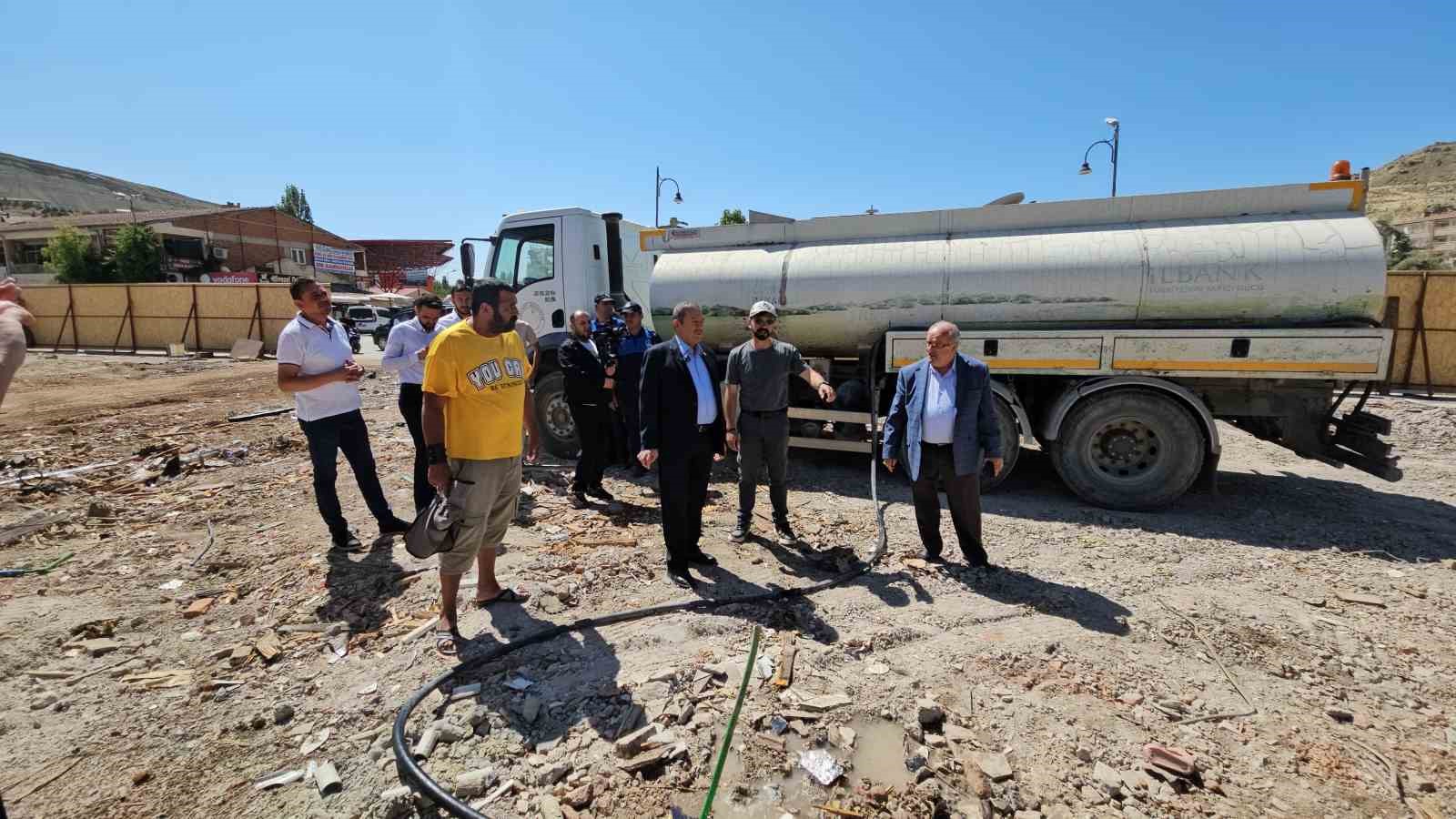 Darende’de yeni çarşı projesinde temel kazı çalışmaları başladı 