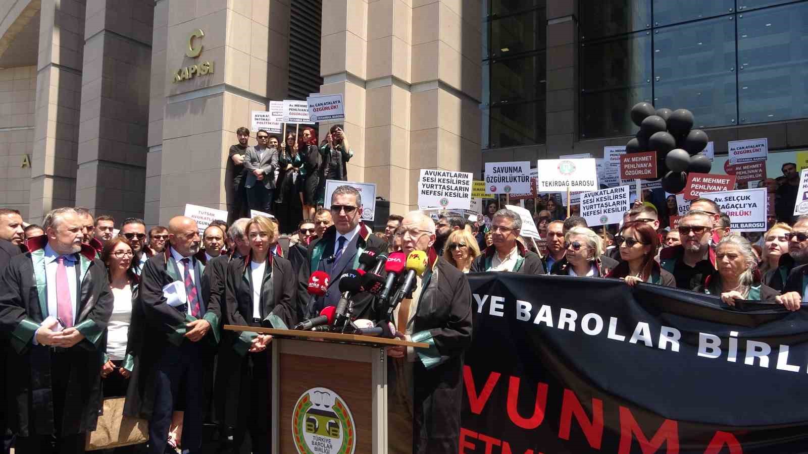 İstanbul Barosu avukatlarının Mehmet Pehlivan’ın tutuklanmasına itirazı sonrası ortalık karıştı 
