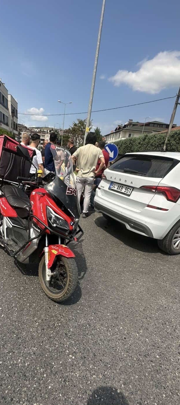 Sakarya’da otomobil ile motosiklet çarpıştı: 1 yaralı 