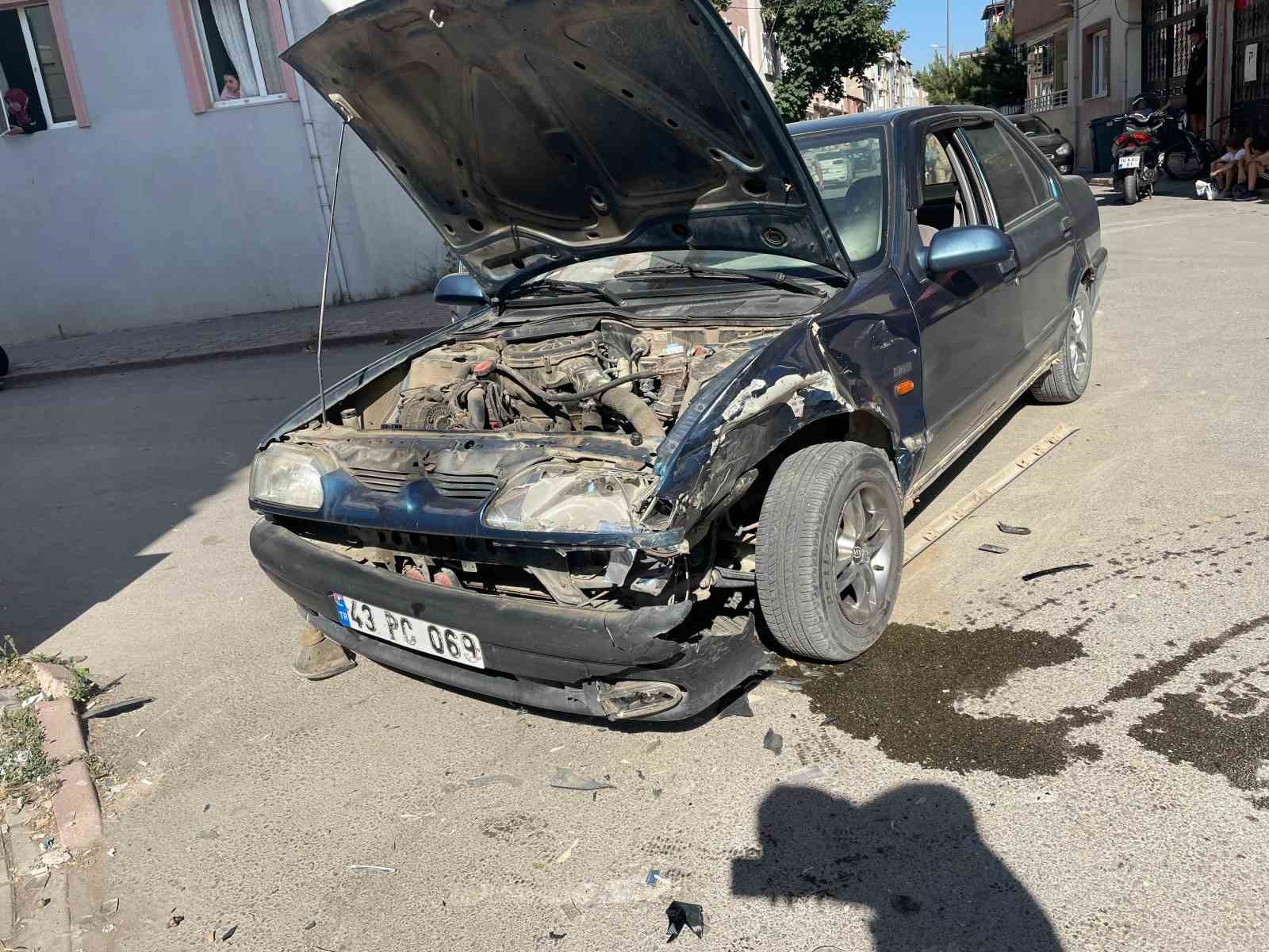 Bursa’da otomobiller çarpıştı: 4 yaralı 