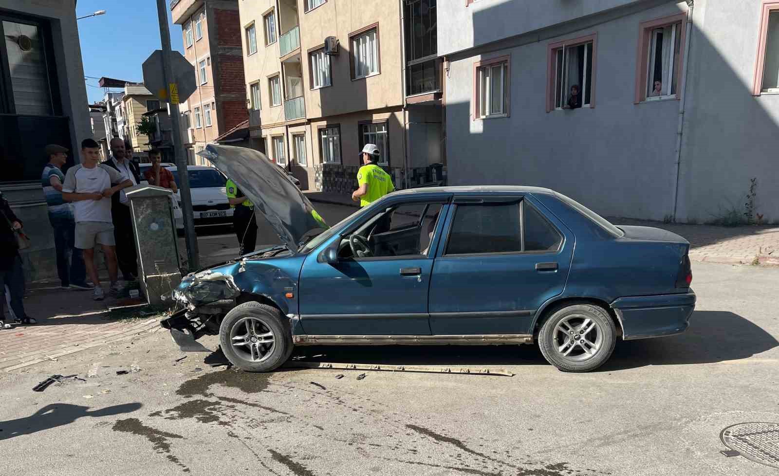 Bursa’da otomobiller çarpıştı: 4 yaralı 