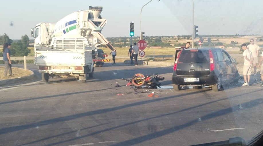 Tekirdağ’da motosiklet ile otomobil çarpıştı: 2 ağır yaralı 