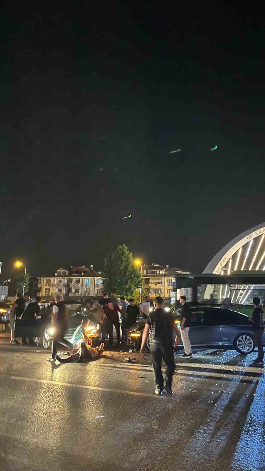 Duble yolda iki otomobil çarpıştı: 5 yaralı 