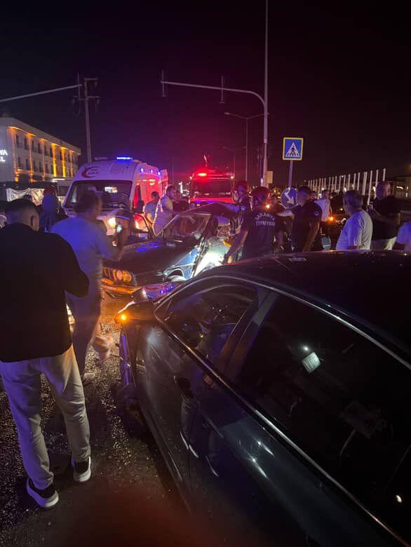 Duble yolda iki otomobil çarpıştı: 5 yaralı 