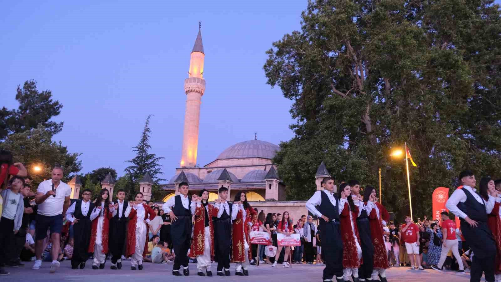 Halk Oyunları Yıldızlar Türkiye Şampiyonası Karaman’da başladı 